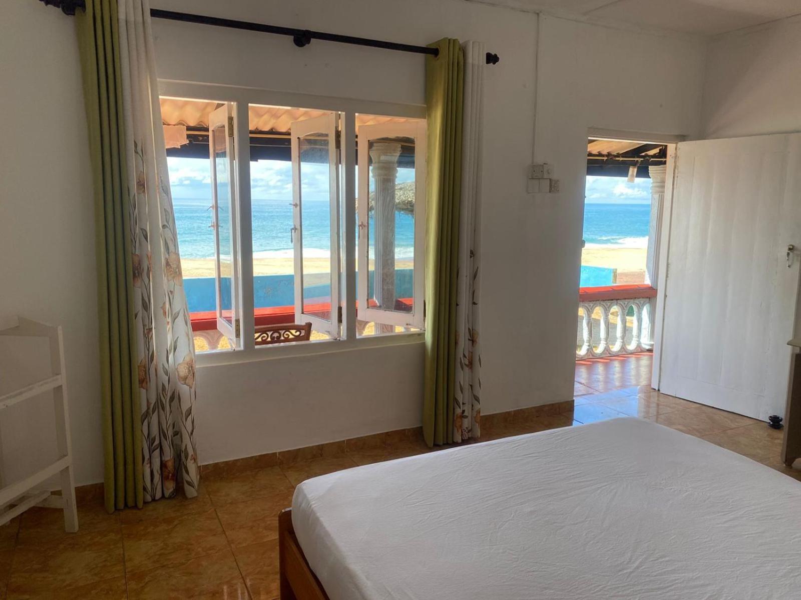Happy Beach Safari Retreat Hambantota Oda fotoğraf